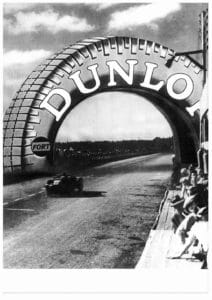 1930 - Le pneu sur l'avenue Dunlop - Copy