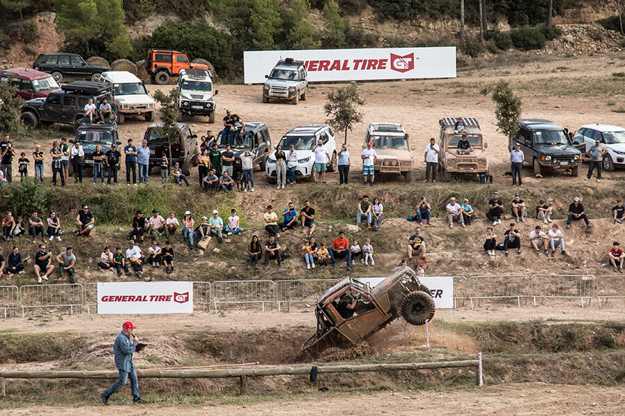 Land Rover Party y General Tire